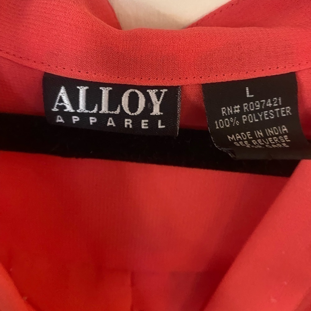 ALLOY apparel, large, salmon, high, low convertible sleeve top - Picture 3 of 4